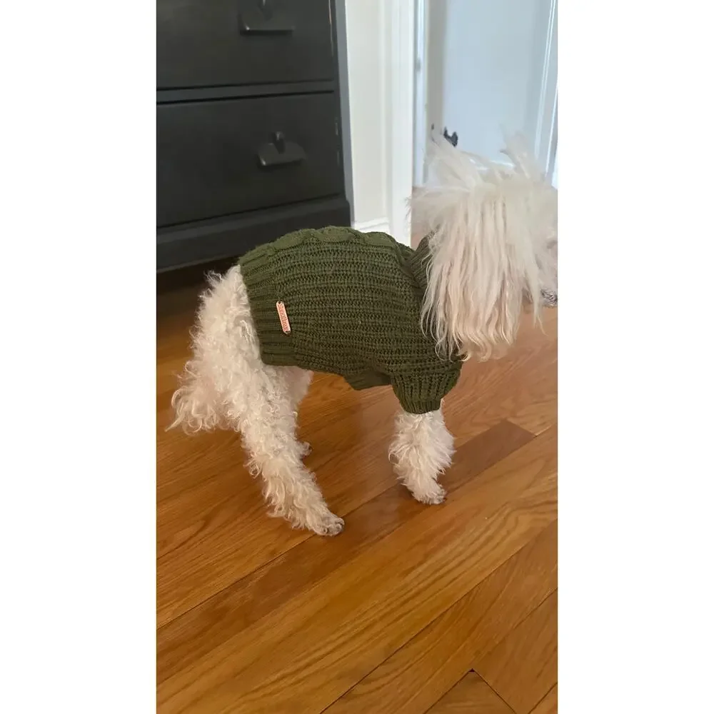 Dog Sweater Size small. Fits a small dog 7-9 pounds